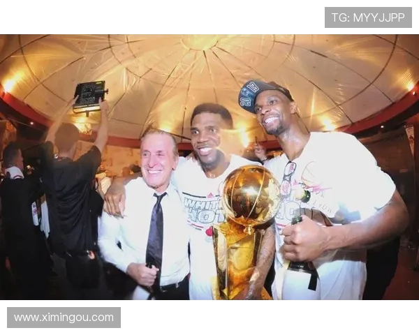 帕金斯谈哈斯勒姆替补生涯：坐在替补席上并非轻松之路